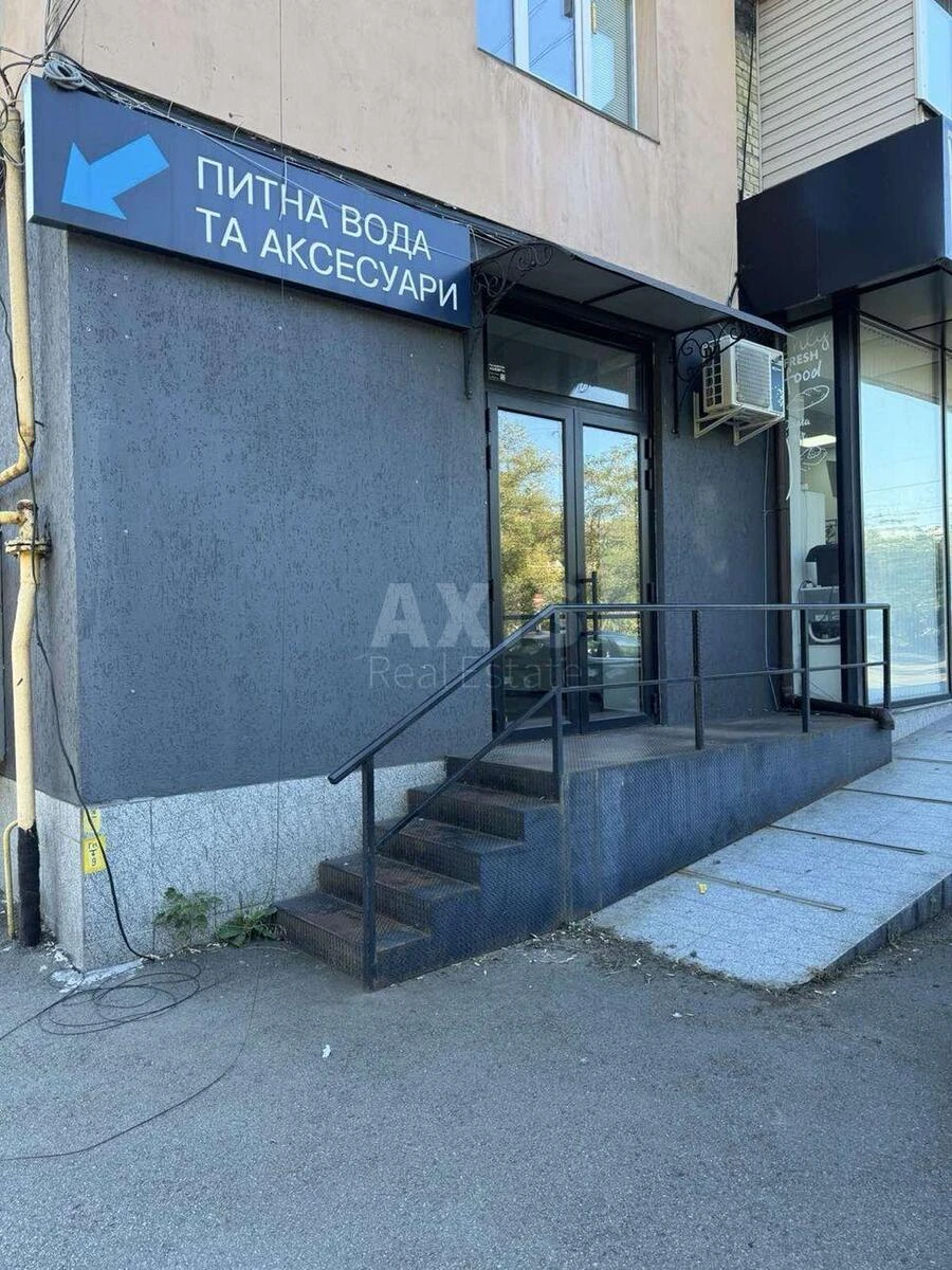 Объект торговли ул. Строителей 8, 30м271191