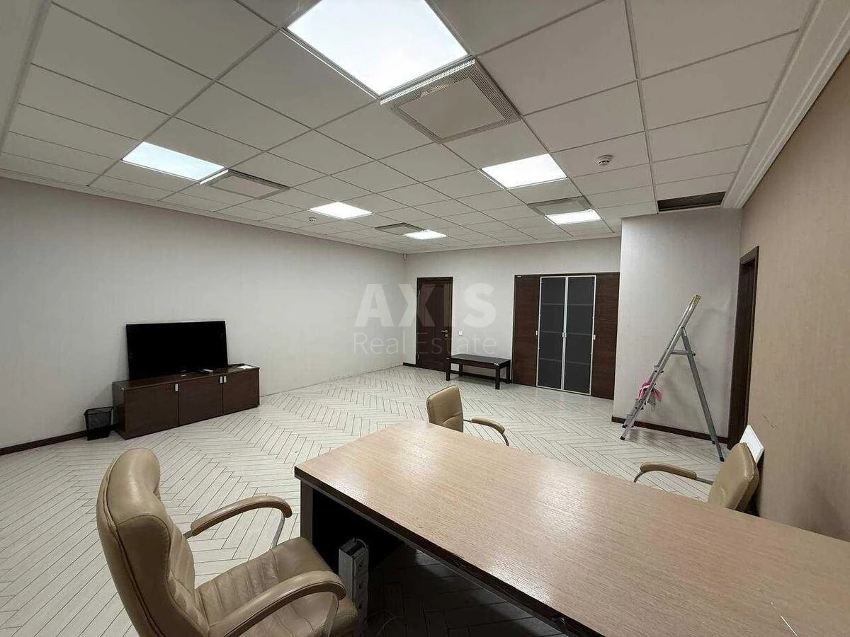 Office vul. Rustaveli Shota 44, 132m2685211