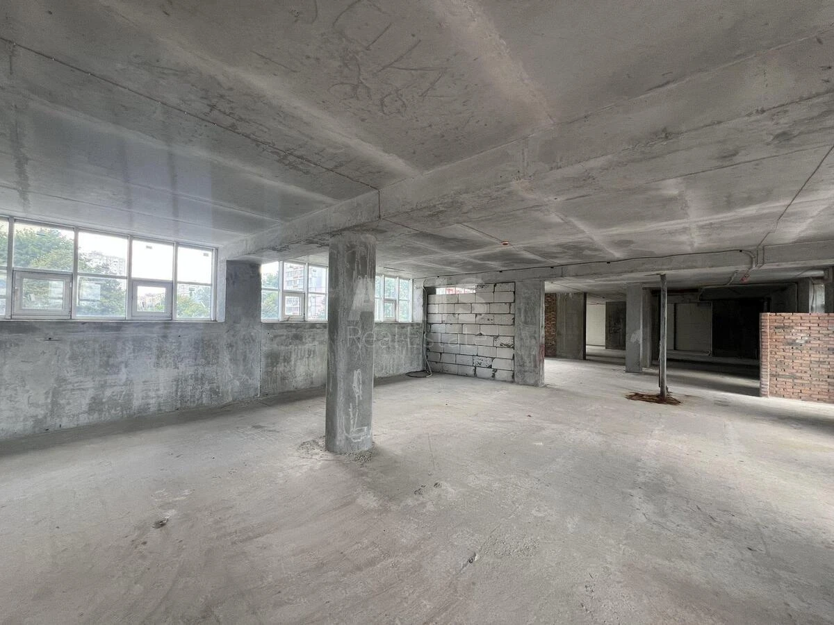 Service object vul. Ushakova Mykoly 1, 329m2587492