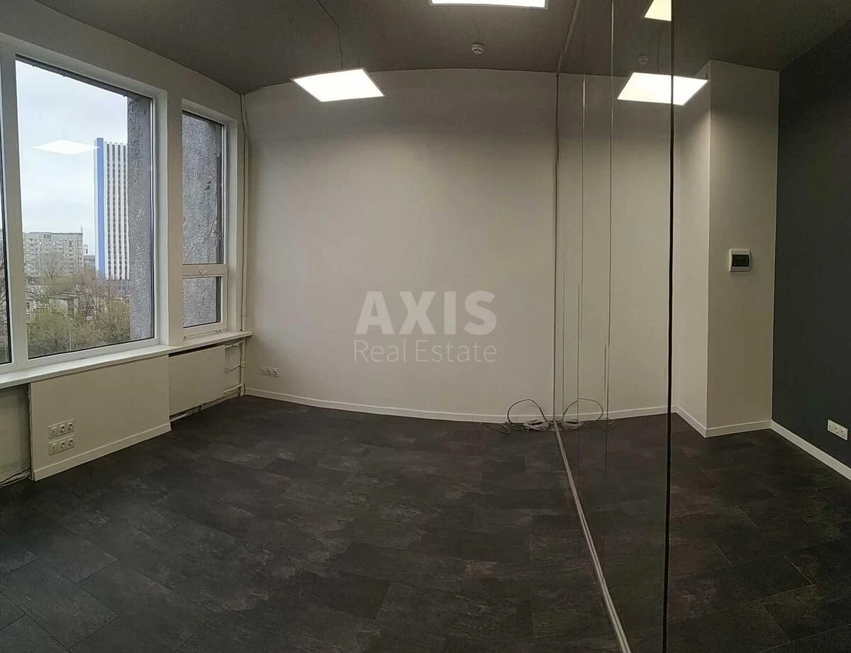 Office vul. Sverstjuka Jevgena 11Б, 40m2641341
