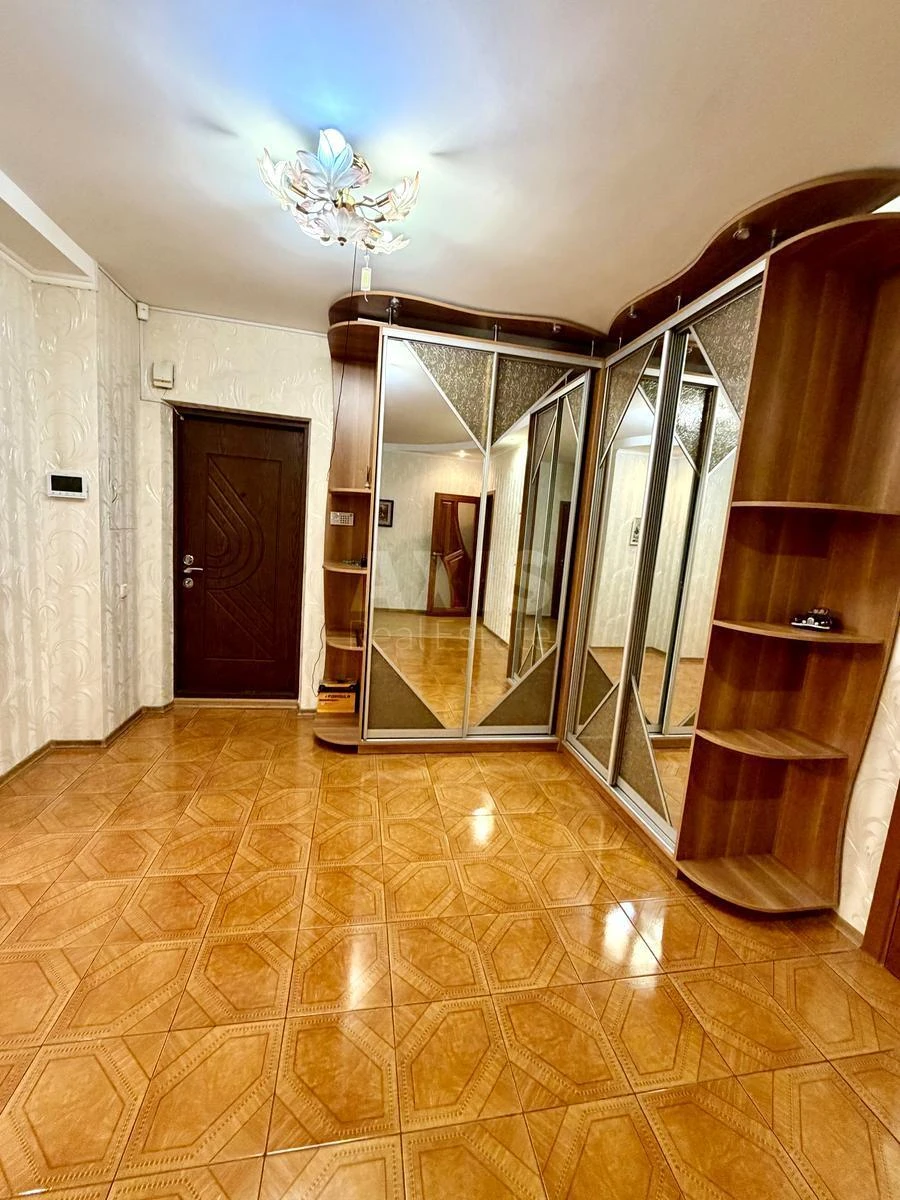 3к квартира ул. Окипной Раисы 4658518