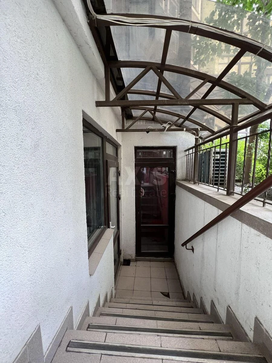 Trade object vul. Radystiv 30, 63m2646926