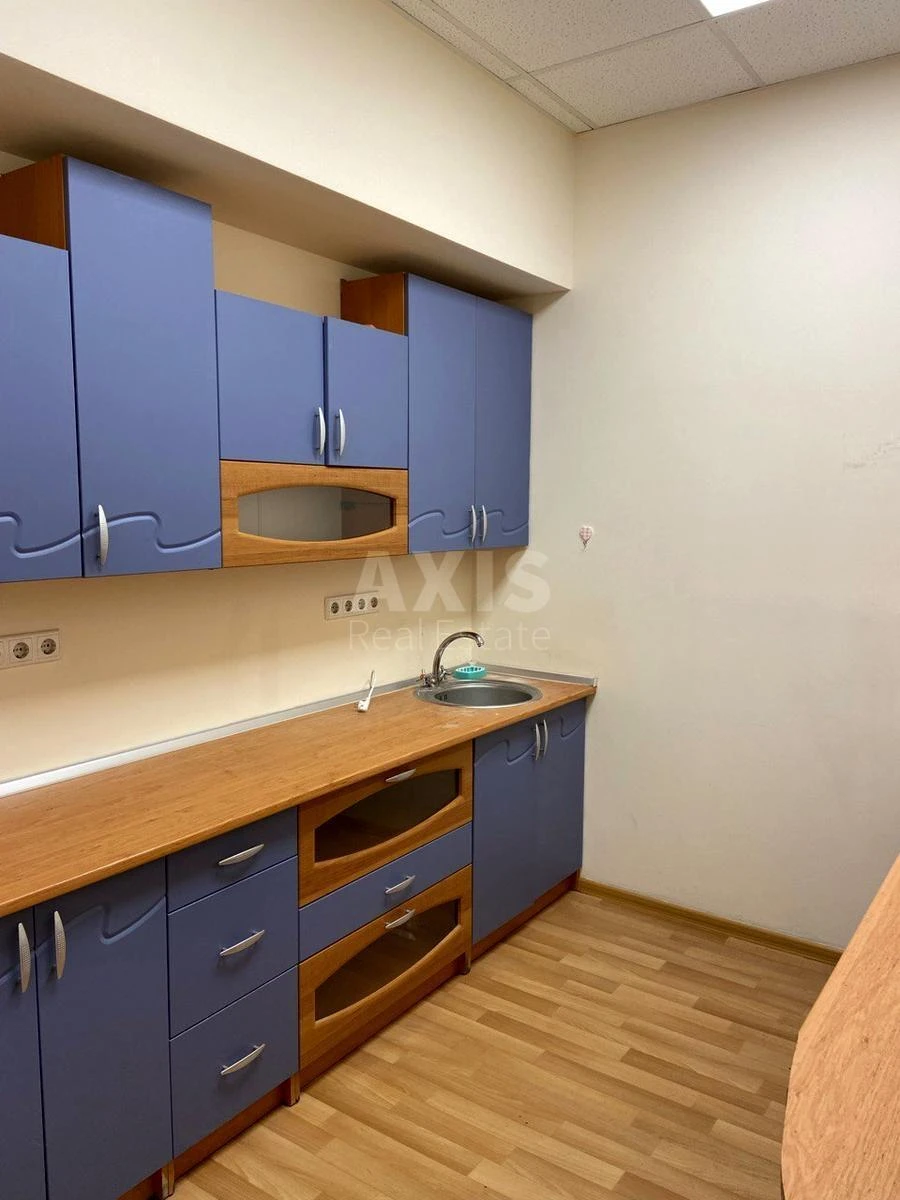 Office vul. Lypkivs'kogo Vasylja Mytropolyta 27/5, 272m2661739