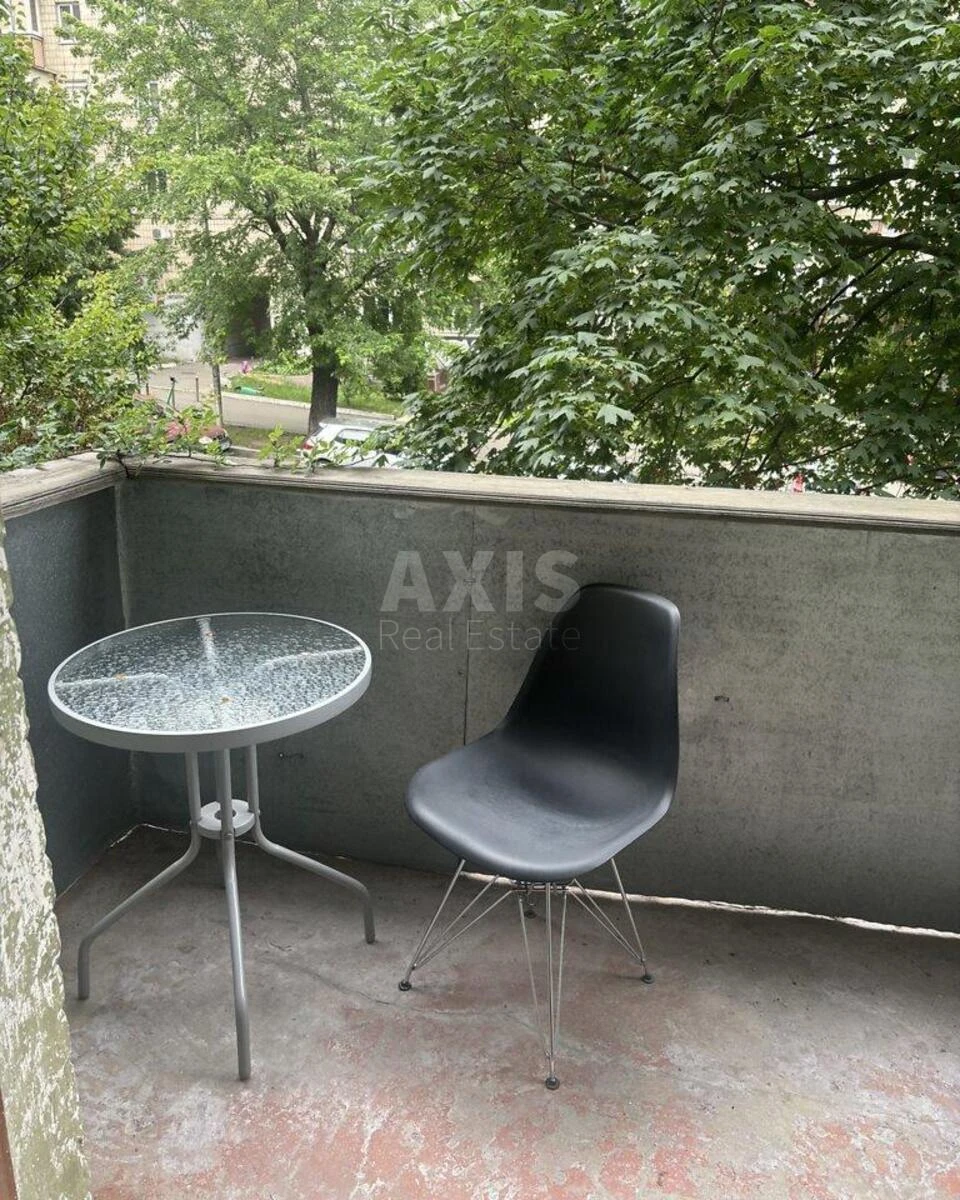 1k apartment vul. Volodymyrs'ka 82А696844