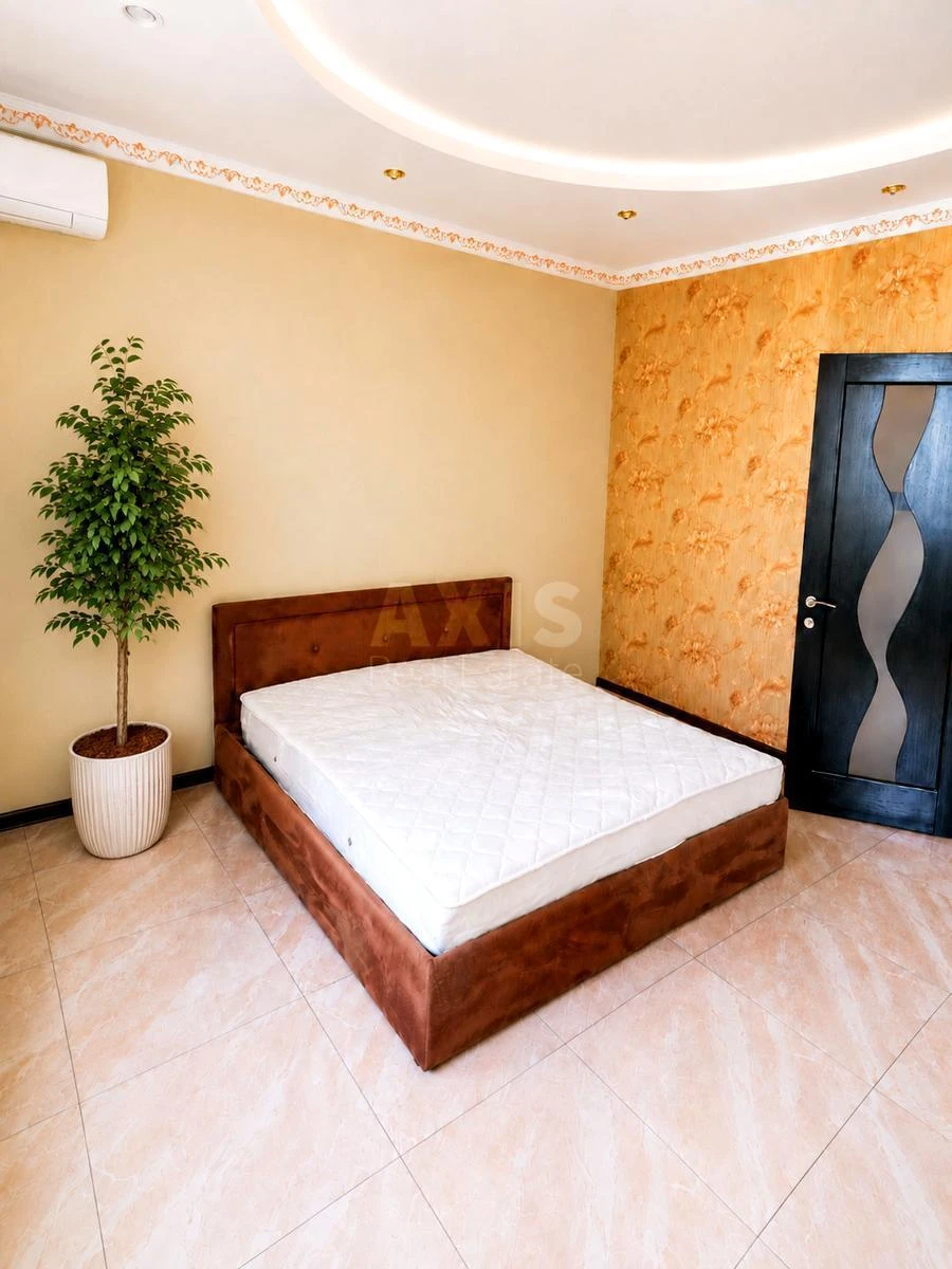 4k apartment vul. Myshugy Oleksandra 12688945