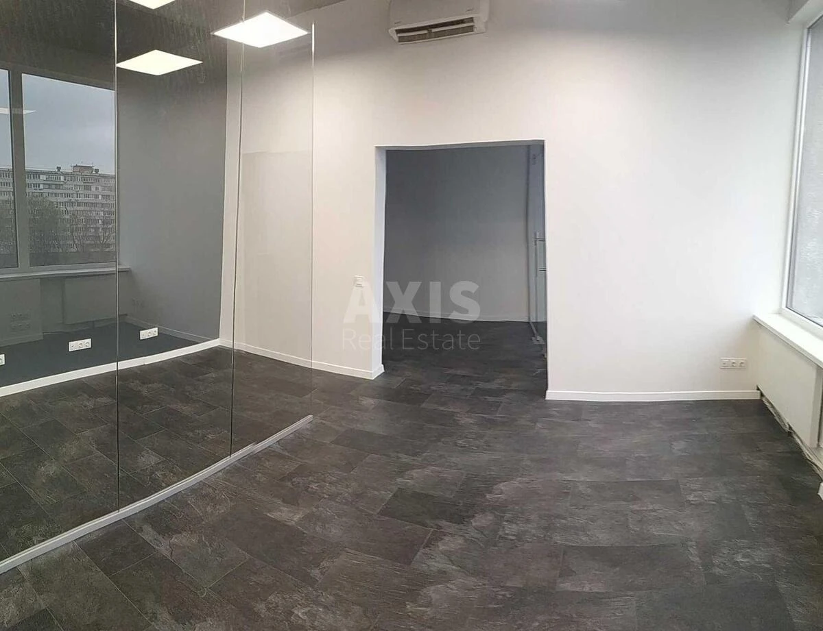 Office vul. Sverstjuka Jevgena 11Б, 40m2641342