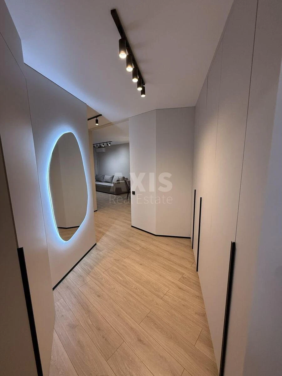 1k apartment pr-t Berestejskij 11Б6796111