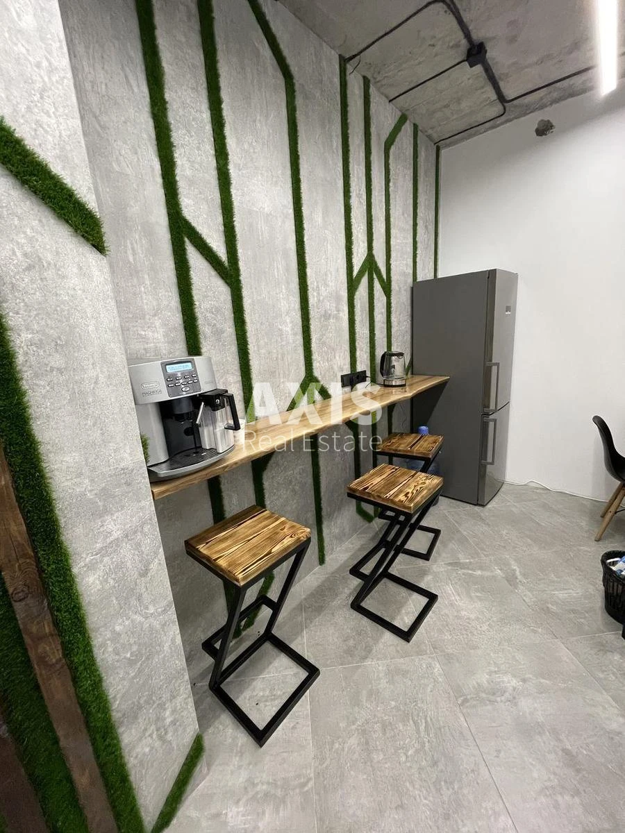 Office vul. Jevgena Konoval'cja 44А, 117m2276920