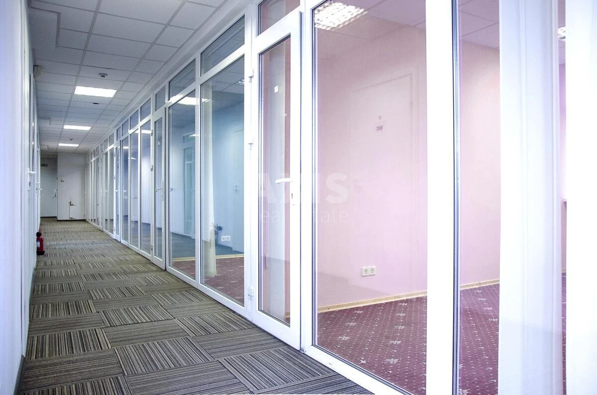 Office pr-t Lesja Kurbasa 4, 327m2677997