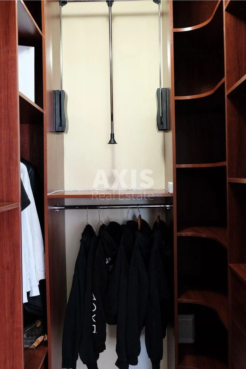 4k apartment vul. Zhyljans'ka Thirty amps6558011