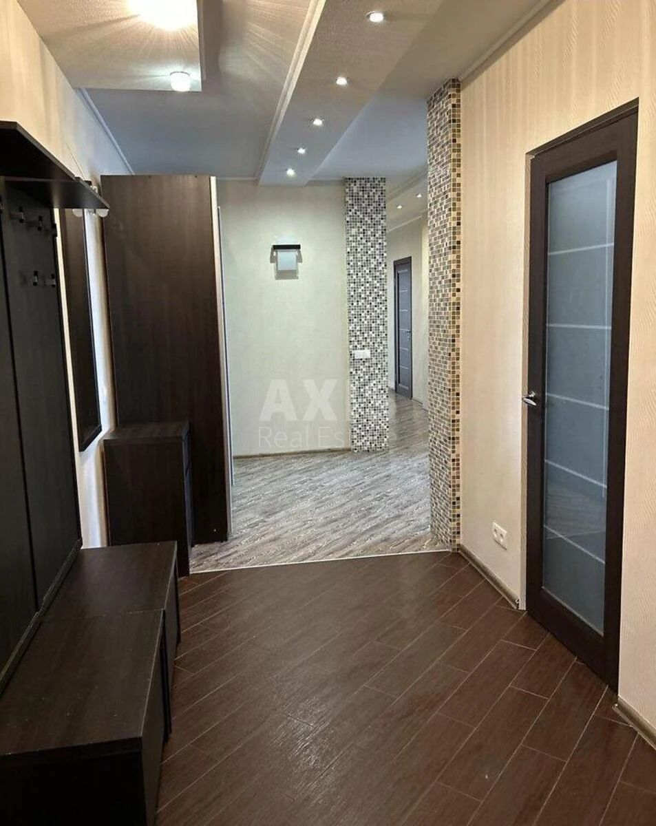 4k apartment vul. Sribnokil's'ka 226805713