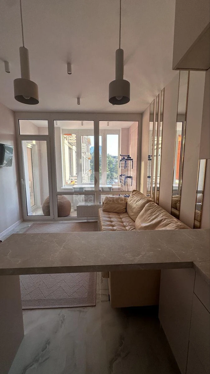 1k apartment nab. Dniprovs'ka 18356882
