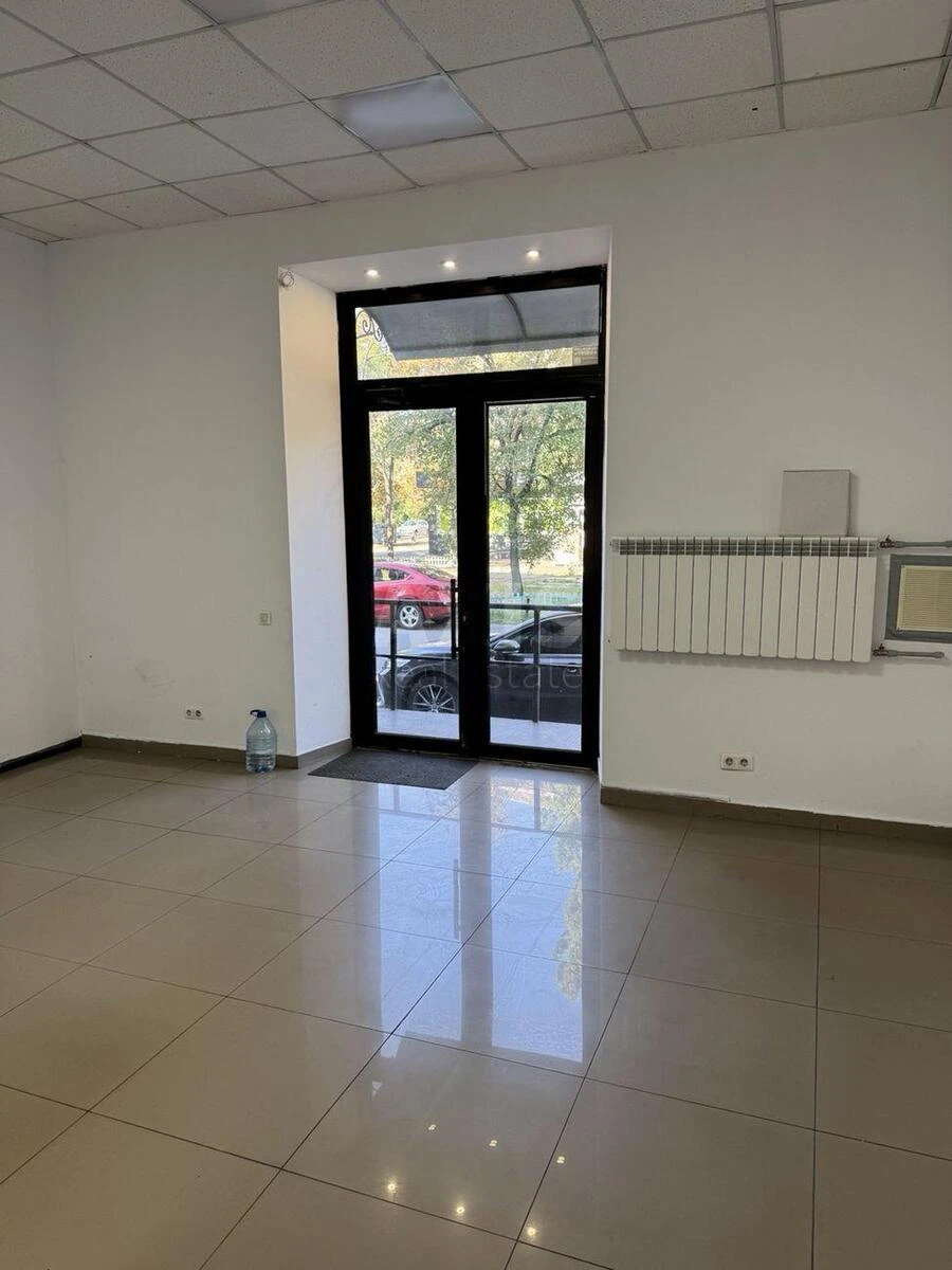 Объект торговли ул. Строителей 8, 30м2711911