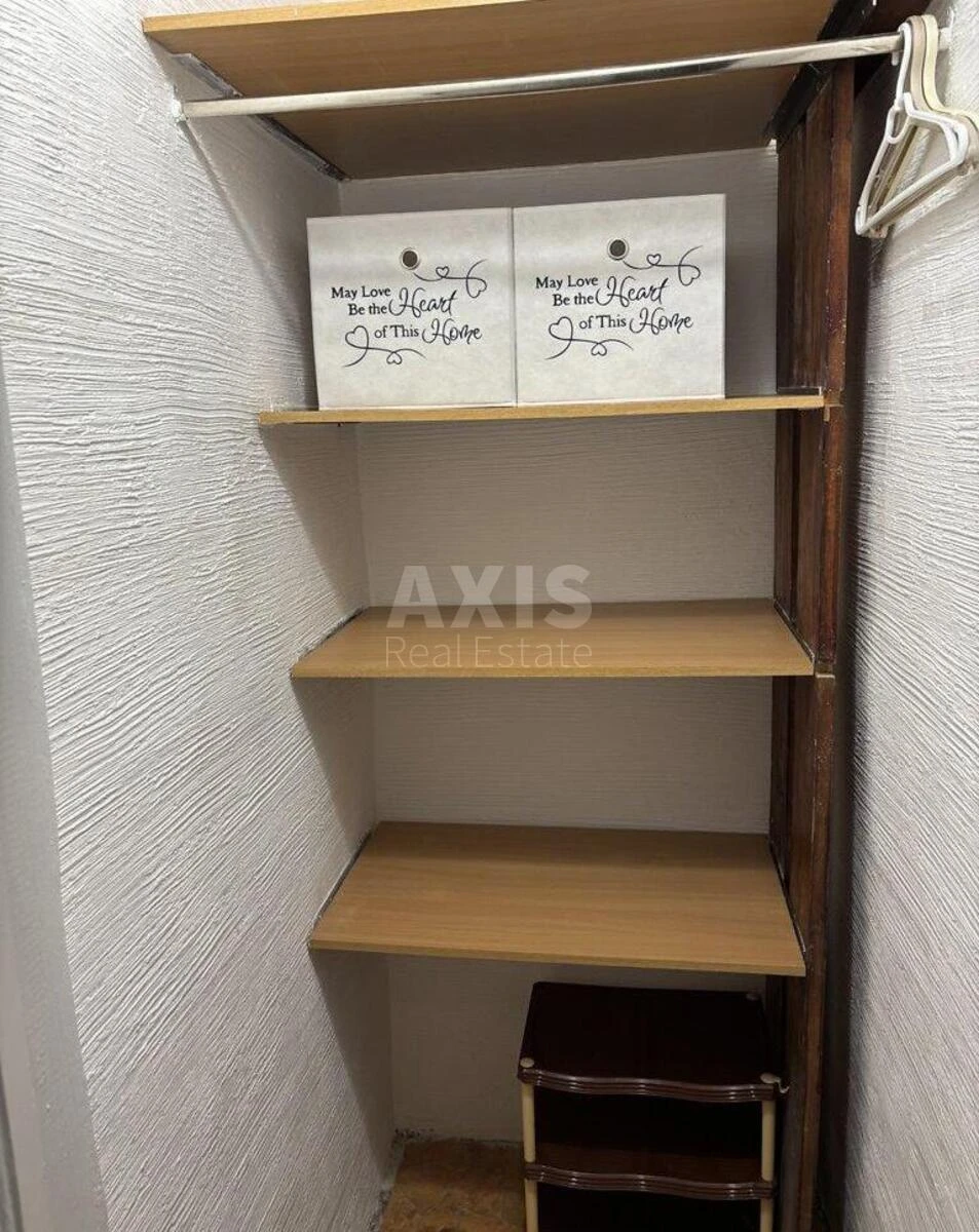 1k apartment vul. Volodymyrs'ka 82А696845