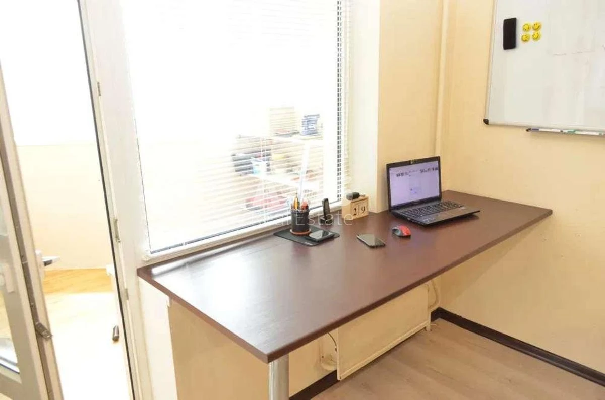 3k apartment pr-t Chervonoyi Kalyny 89306295