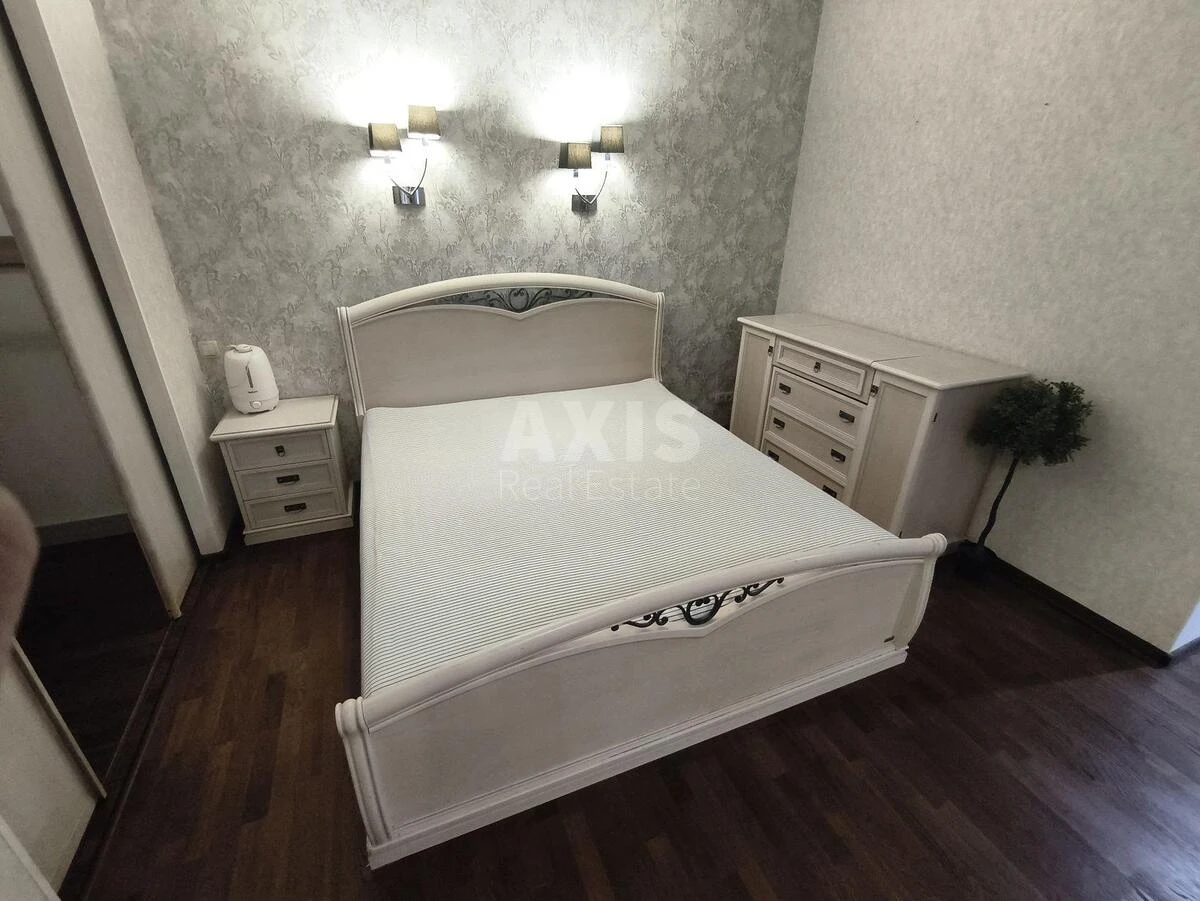 1k apartment vul. Lobanovs'kogo 4Б687945