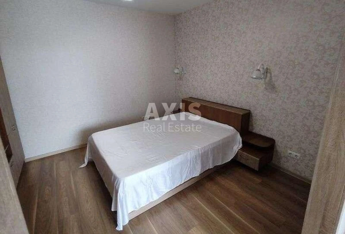 2k apartment pr-t Glushkova Akademika nine volts250932