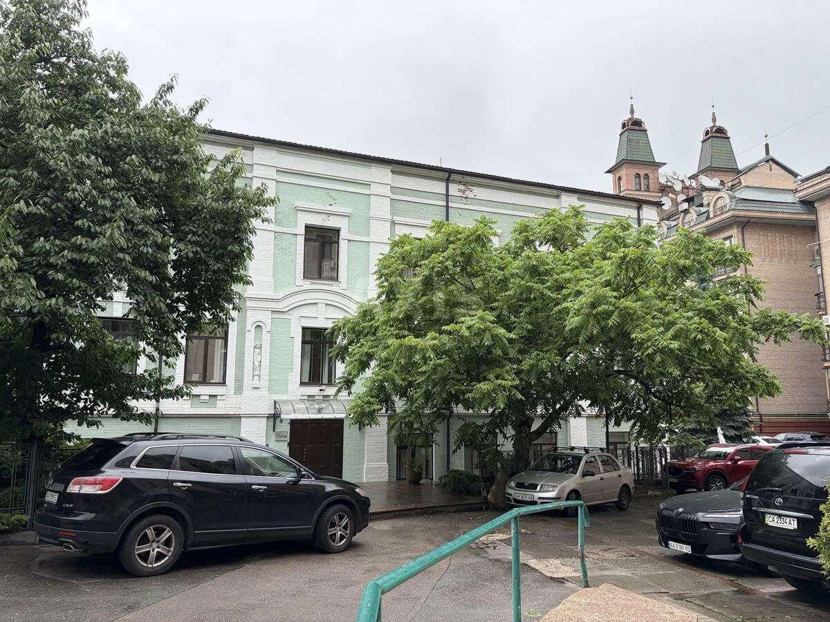 Объект торговли пер. Варяжский 12Б, 1647м271937