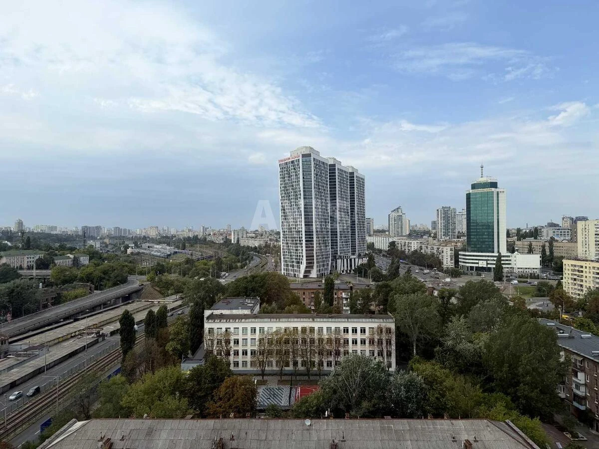 1k apartment pr-t Berestejskij 5В705386