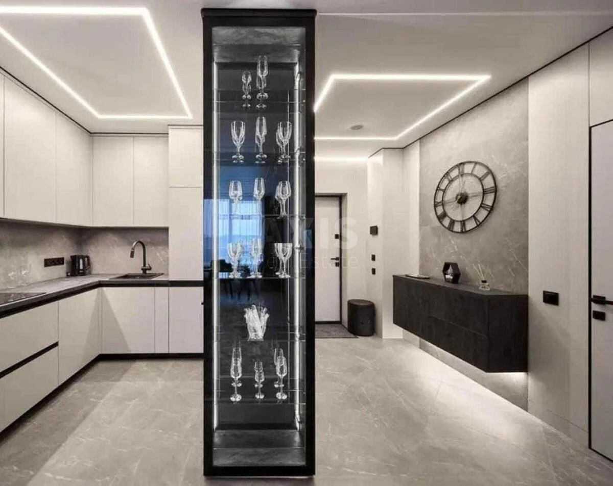 2k apartment nab. Dniprovs'ka 15Є64710