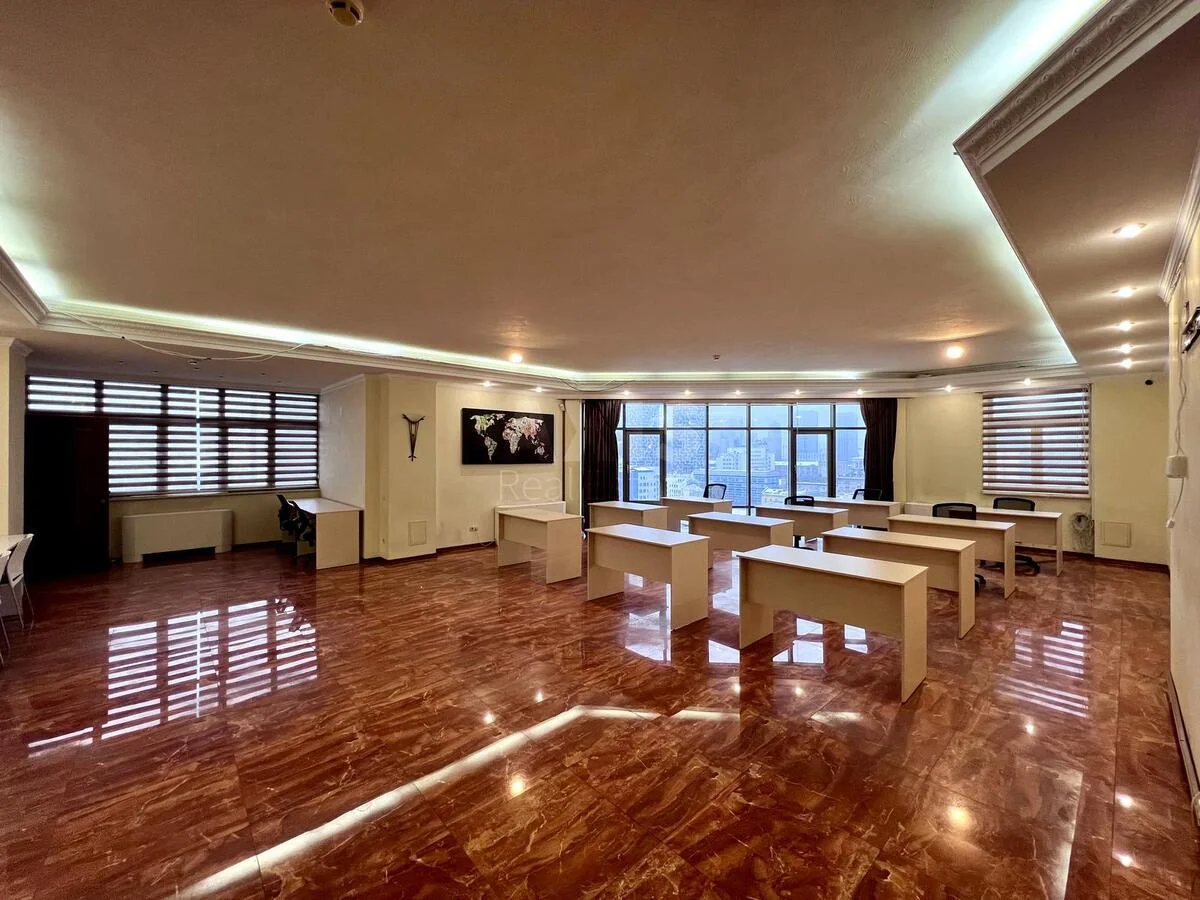 Office vul. Velyka Vasyl'kivs'ka 72, 194m2