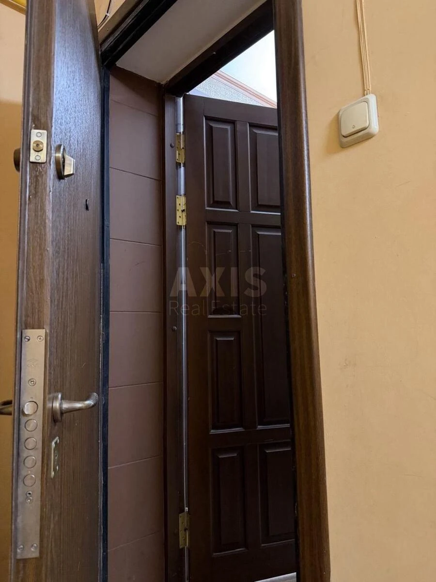 3к квартира ул. Кирилловская 109/1В6834010