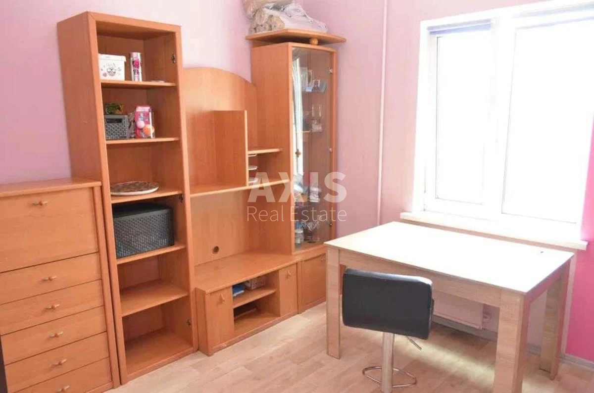 3k apartment pr-t Chervonoyi Kalyny 89306297