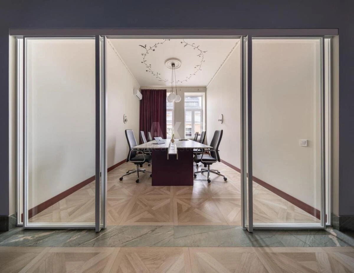 Office vul. Rustaveli Shota 15Б, 130m2674981