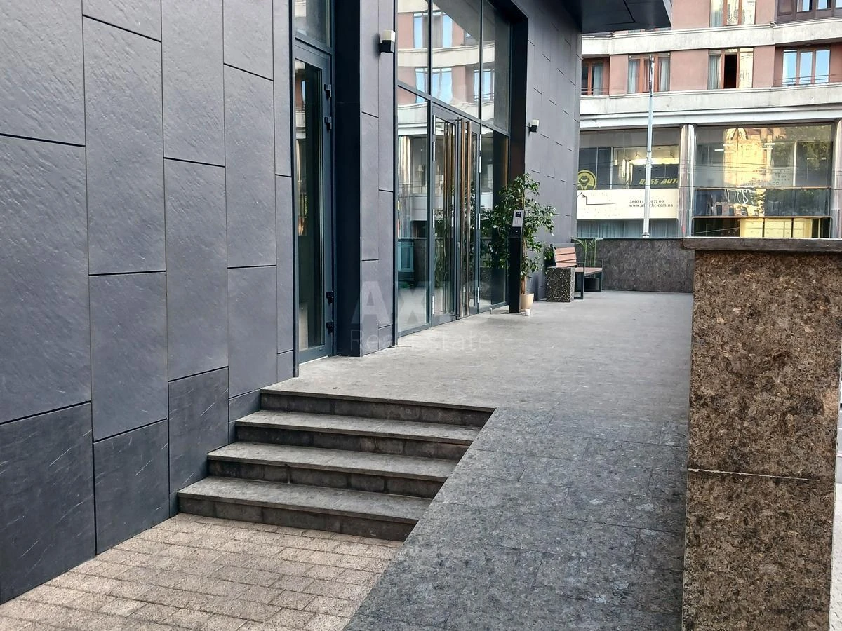 1k apartment vul. Pan'kivs'ka 20/82703648