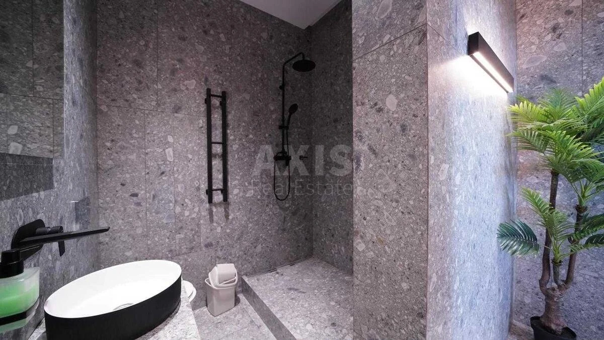 Офис ул. Василия Тютюнника 37/1, 77м26725515