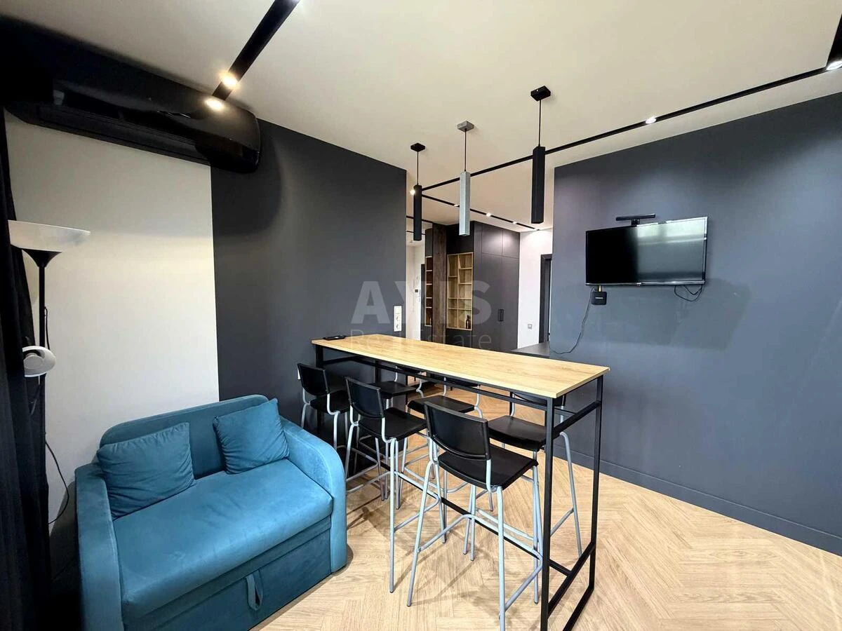 1k apartment pr-t Berestejskij 5В705387