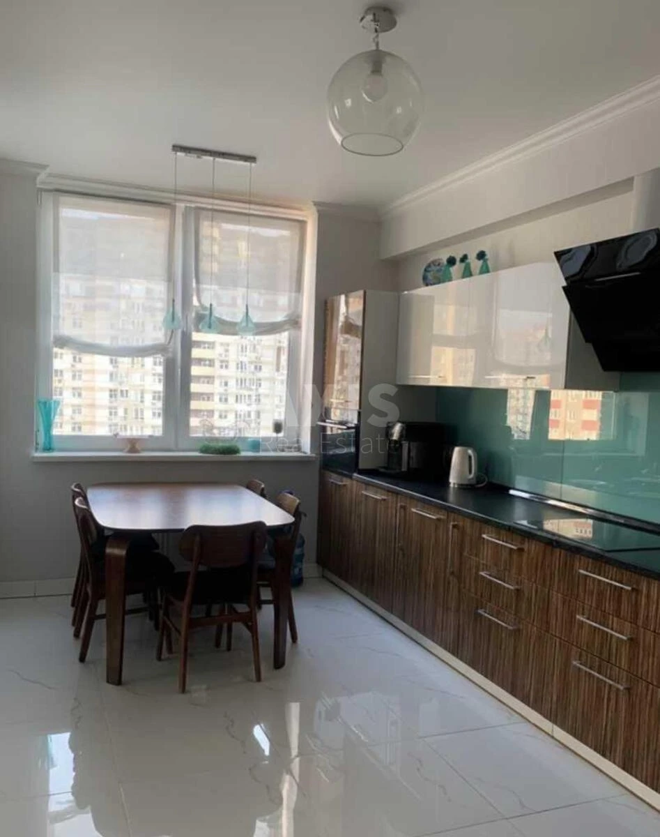 3к квартира ул. Ахматовой Анны 30642400