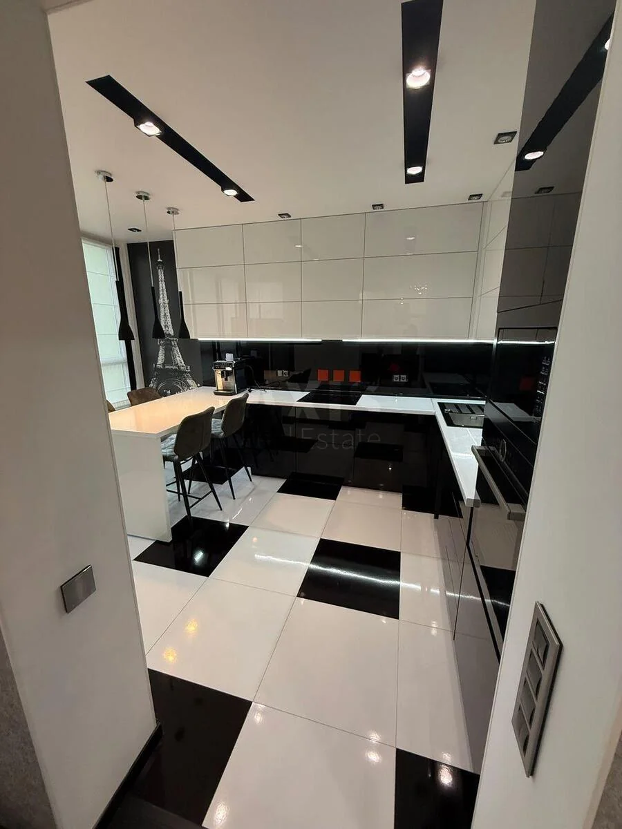 3k apartment vul. Doncja Myhajla 2А