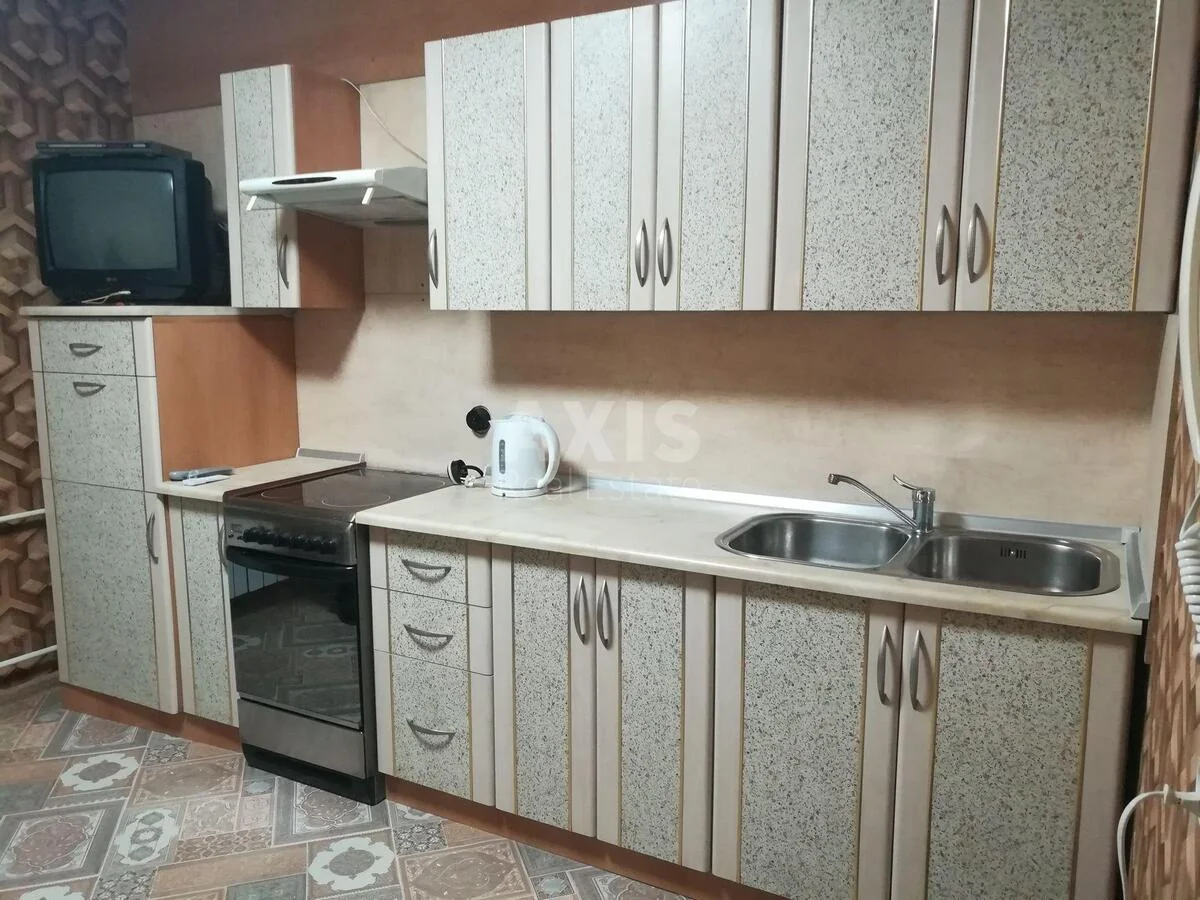 1k apartment vul. Vyshnjakivs'ka 19/19