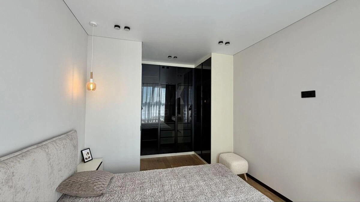 1k apartment nab. Dniprovs'ka 15Ж6930811