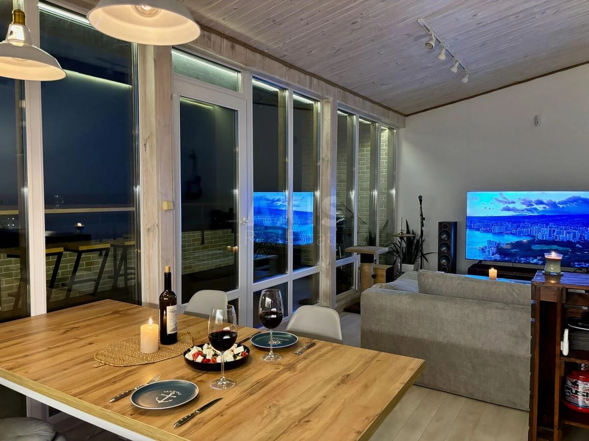 1k apartment vul. Radystiv 32688080