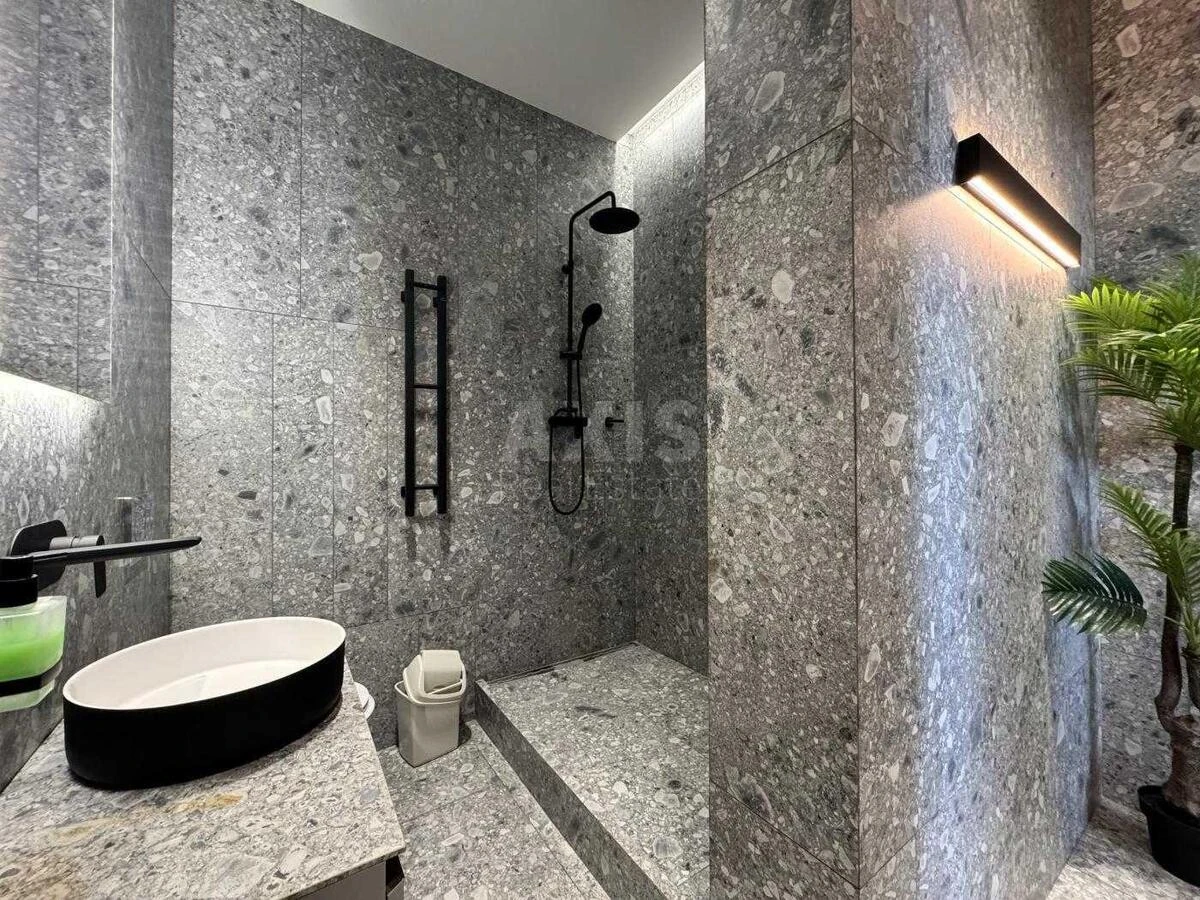 Office vul. Vasylya Tyutyunnyka 37/1, 77m26725516