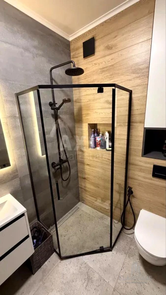 3k apartment pr-t Komarova Kosmonavta 466398615