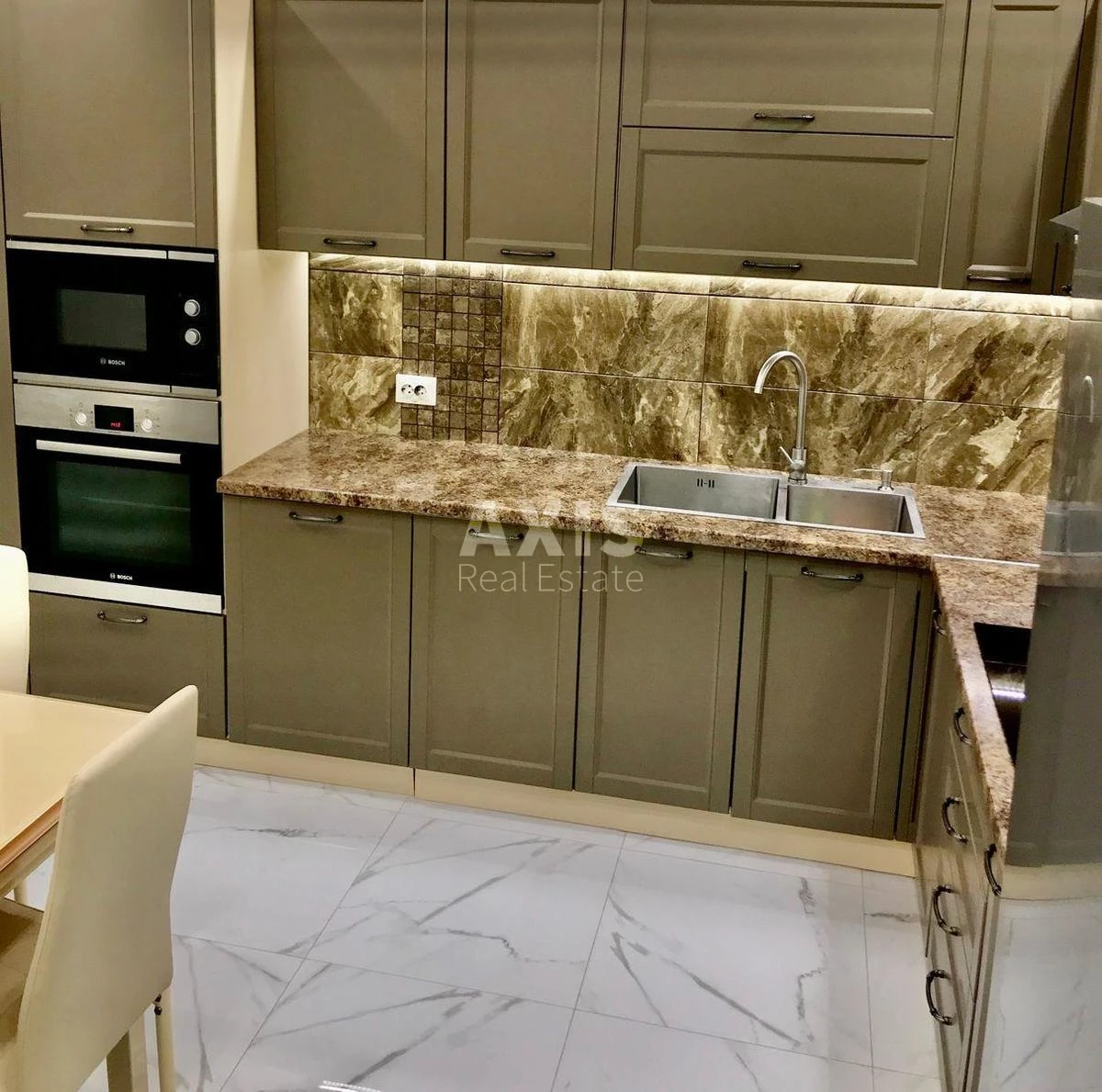 3k apartment vul. Myhajla Maksymovycha Двадцять чотири вольти41201