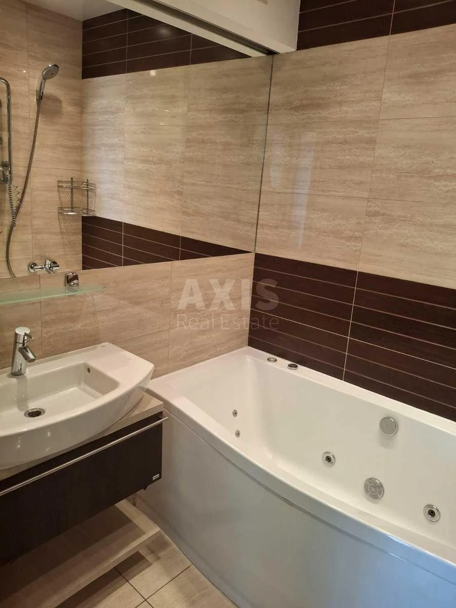 3k apartment vul. Staronavodnyc'ka 8Б7054816