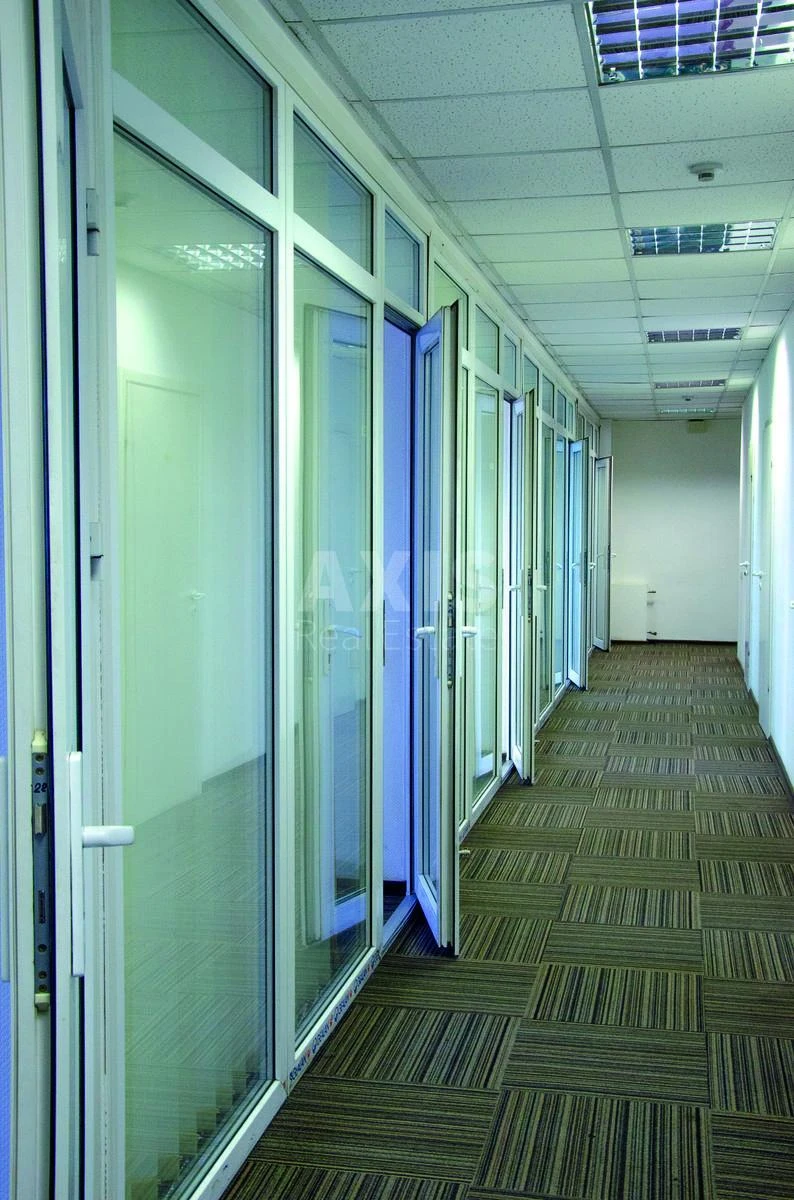 Office vul. Geroi'v Kosmosu 4, 245m2678000