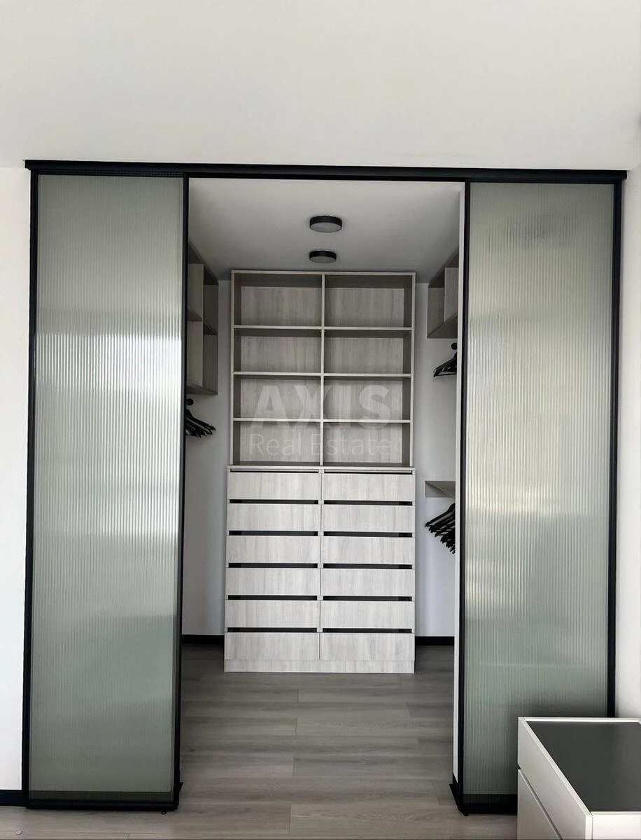 1k apartment prov. Uzhgorods'kyj 4/1693097