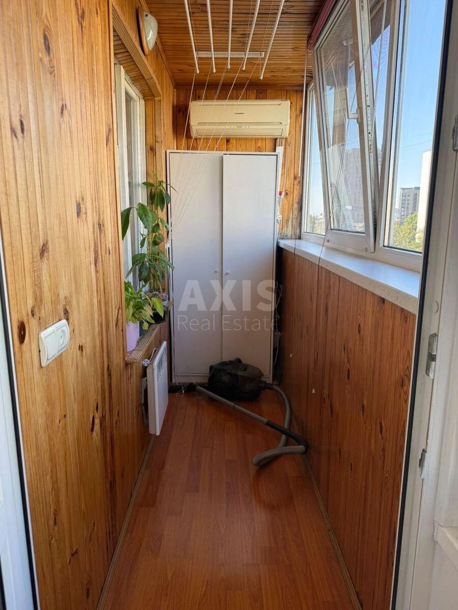 1k apartment vul. Lypkivs'kogo Vasylja Mytropolyta 27/5641994