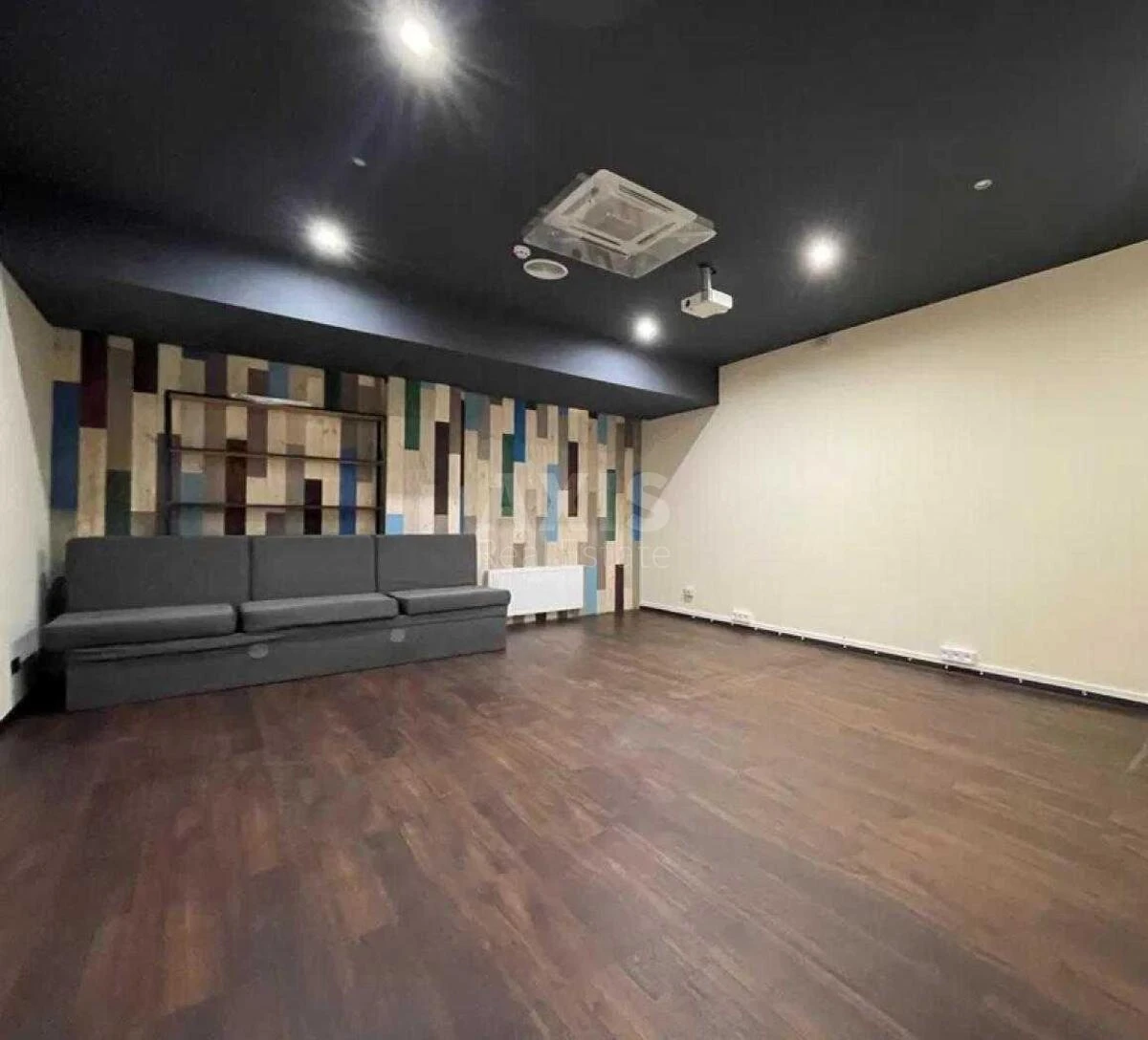 Office vul. Jevgena Konoval'cja 36Д, 288m2698001