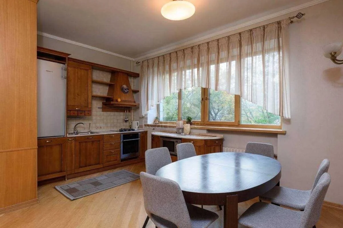 4k apartment vul. Grushevs'kogo Myhajla 34А