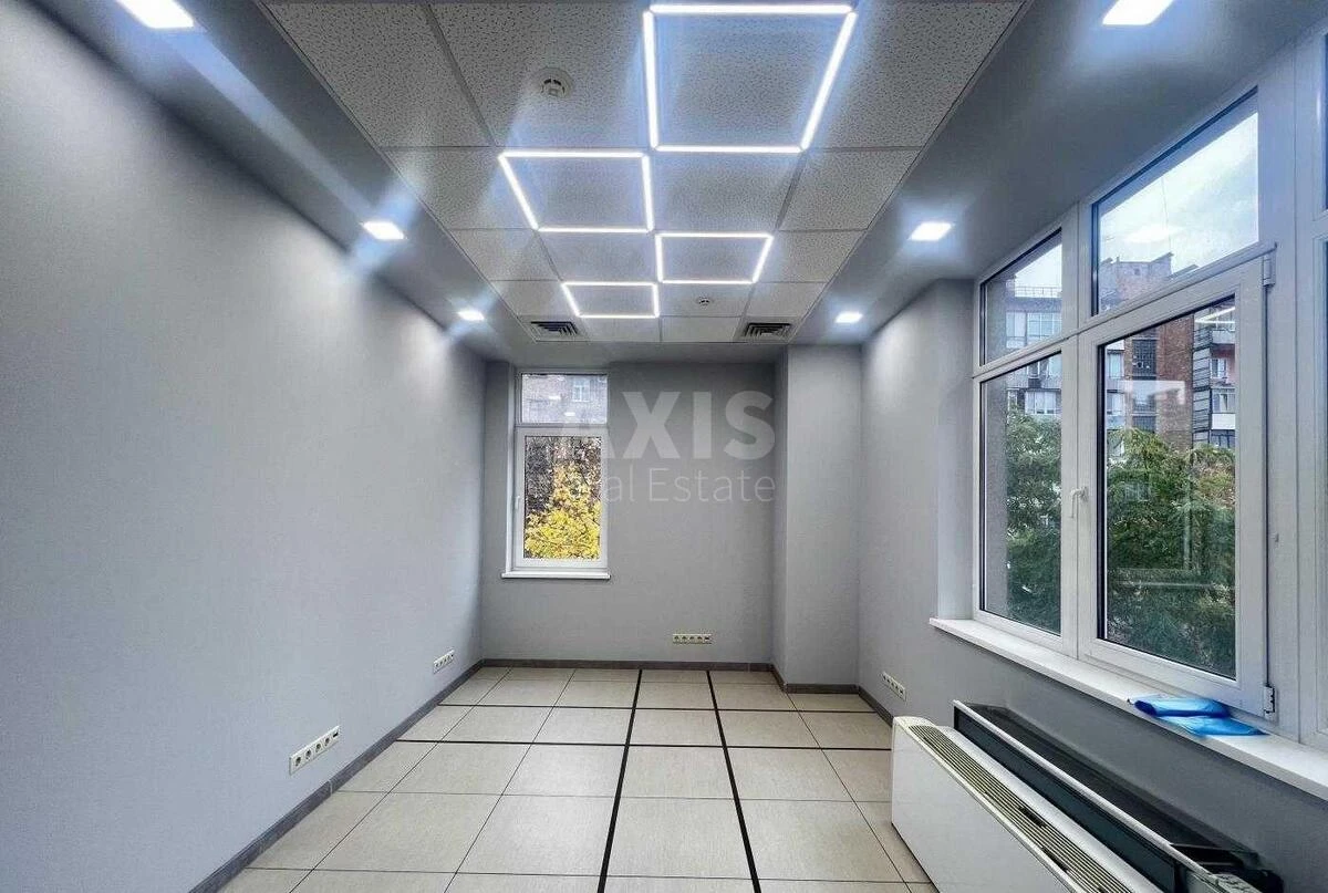 Office vul. Antonovycha 33В, 152m2685233