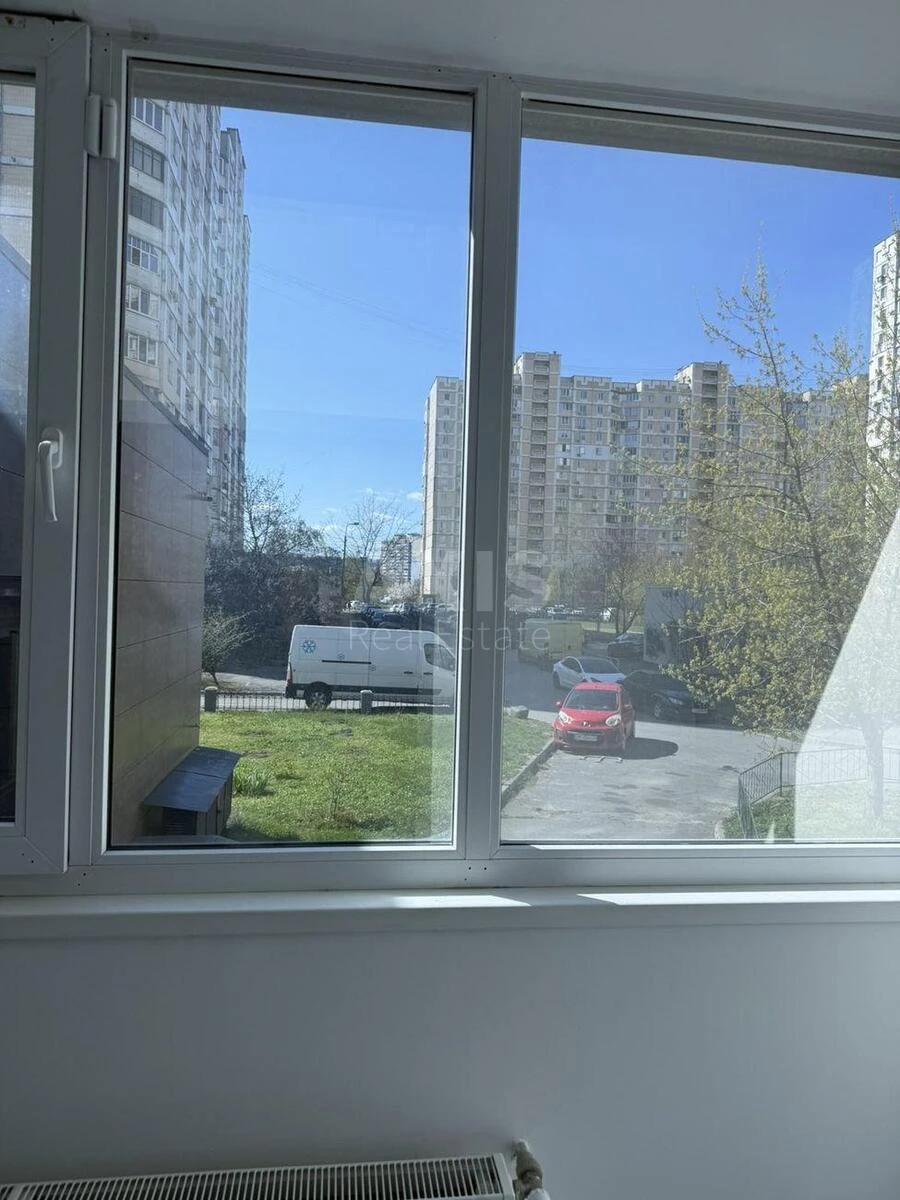 Объект торговли пр-т Григоренко Петра 3Б, 227м27063818