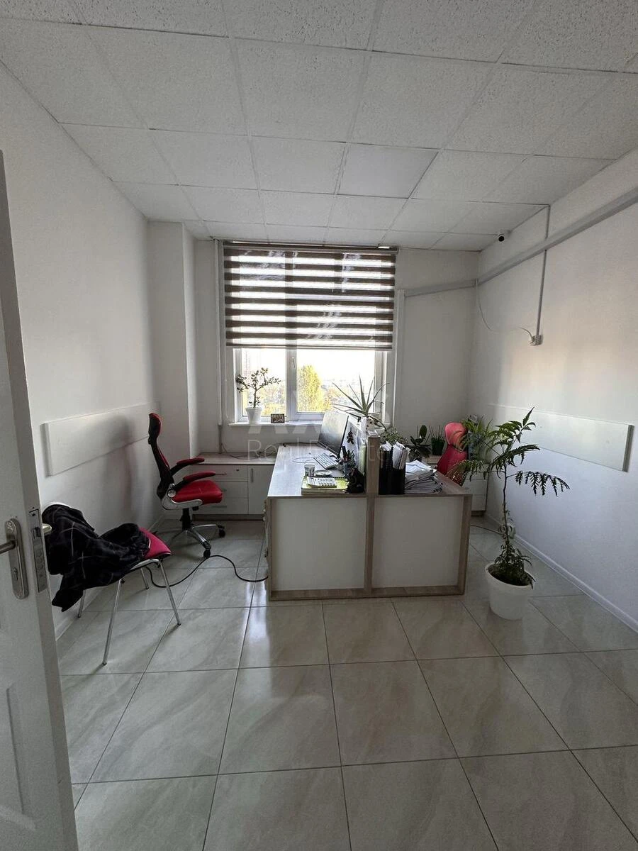Office vul. Kyrylivs'ka 160, 511m2604060