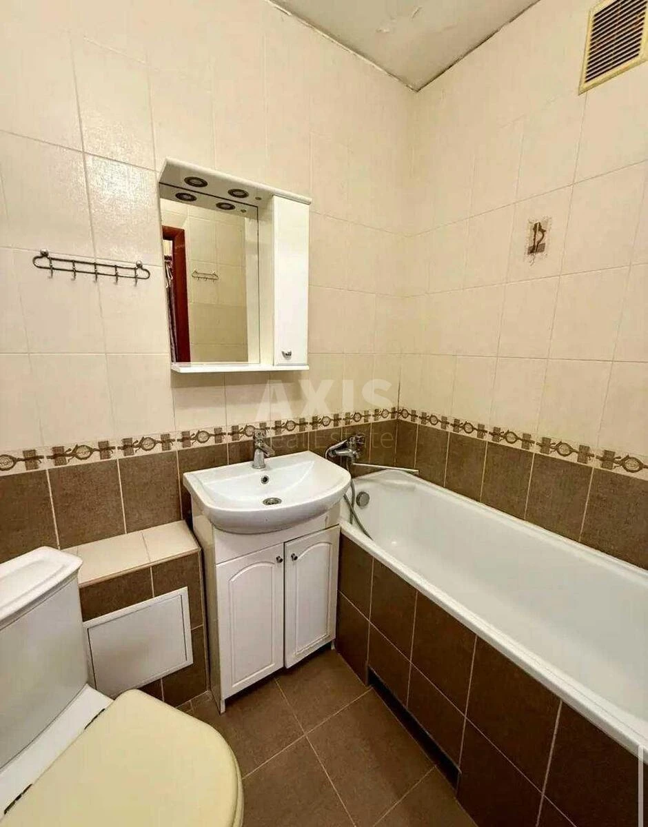 1k apartment vul. Rajduzhna 13В673966