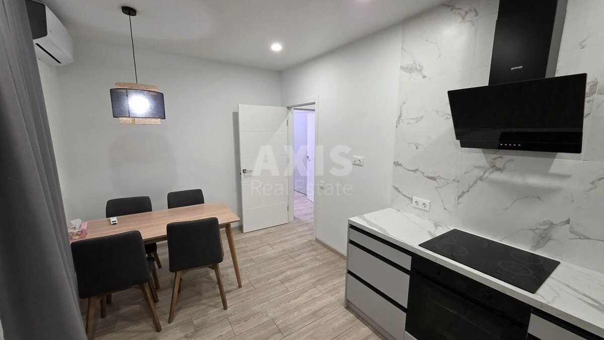 1k apartment vul. Grechka Marshala 10Л645082